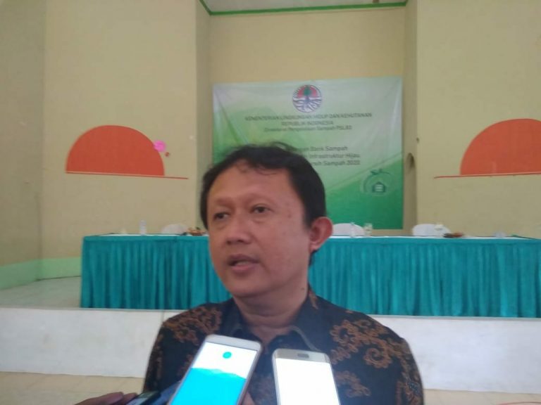 Anggota DPR RI, Joko Purwanto menggandeng Kementrian Kementrian Lingkungan Hidup dan Kehutanan