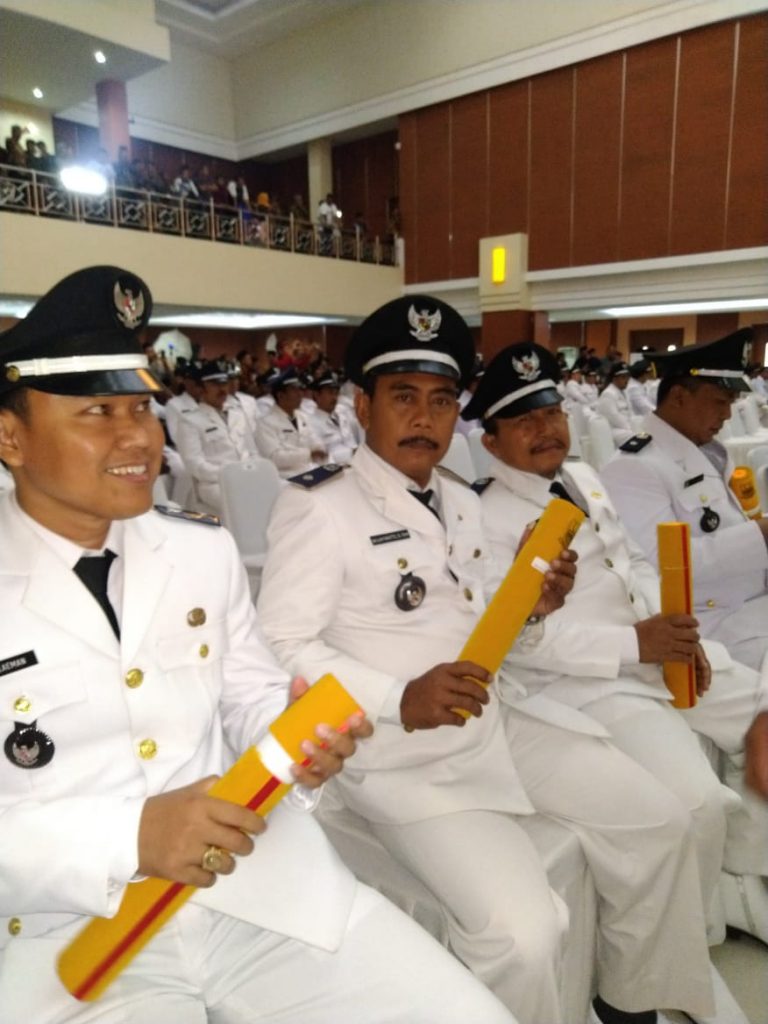 BUPATI BEKASI LANTIK 154 DESA HASIL CALKADES SERENTAK