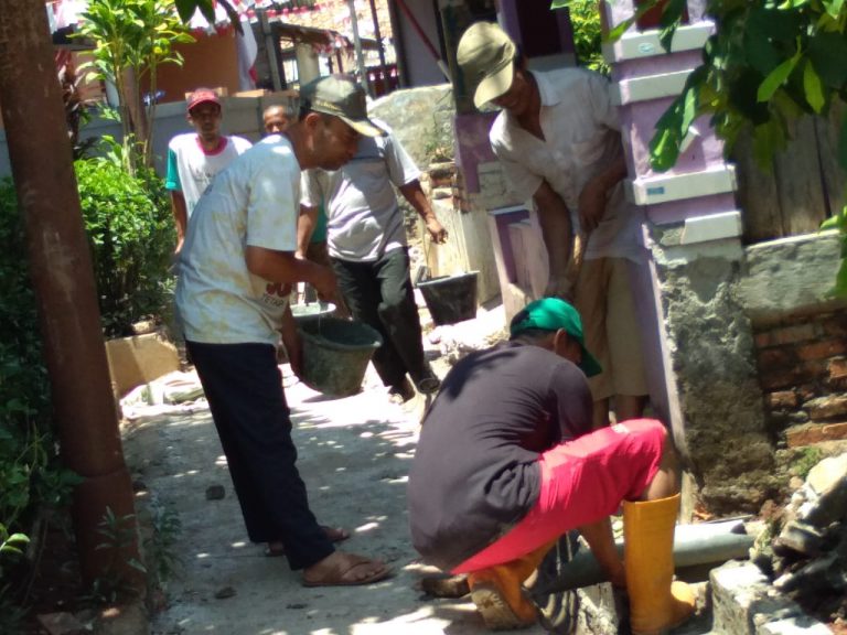 pembangunan drainase dari program kota tanpa kumuh Menjadi Kebanggan Warga1