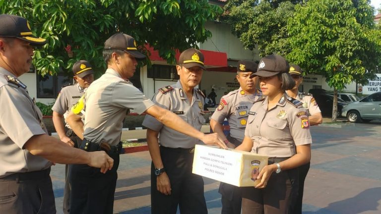 Aksi sosial terus dilakukan sejumlah warga