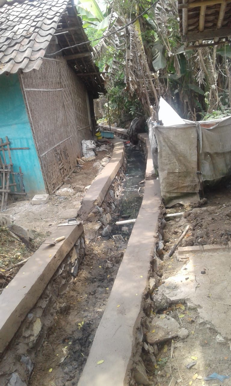 PROYEK DRAINASE LENINGANSALURAN AIR TIDAK SESUAI SPEX DENGAN RAB