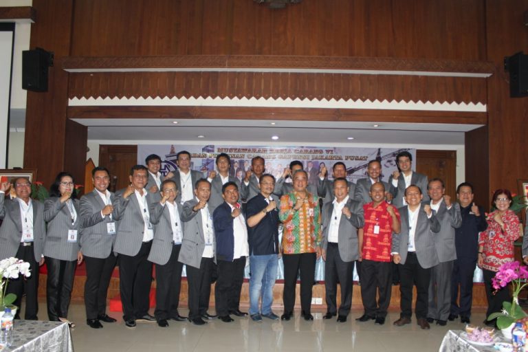 Pengurus BPC Gapensi Jakarta Pusat berfoto bersama Walikota Jakarta Pusat Dr. Bayu Meghantara, M.Si