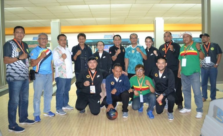 Persaingan ketat dan pertarungan sangat seru terjadi pada pertandingan Bowling