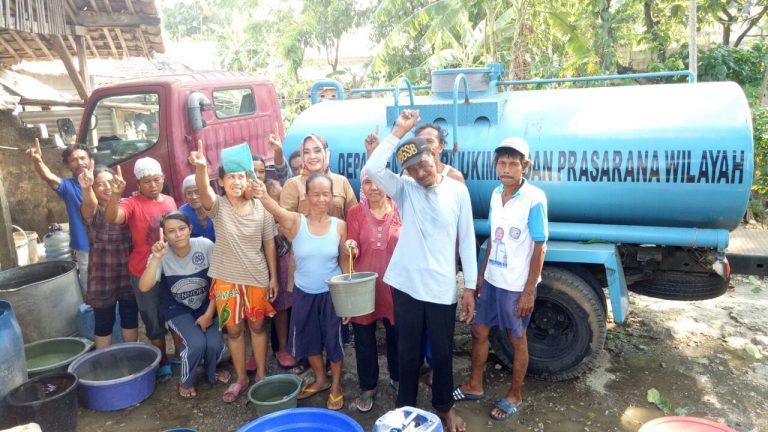 Reaksi Cepat Hj.Saptariyani Dengar Warga Bantarjati Keluhkan Sulitnya Air Bersih