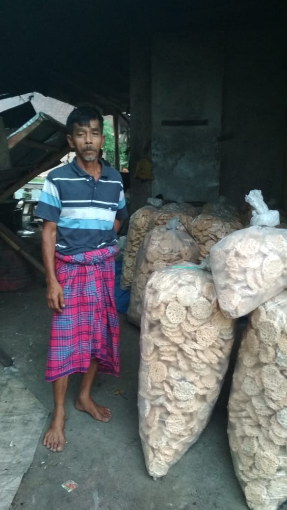 Industri rumah tangga produksi kerupuk