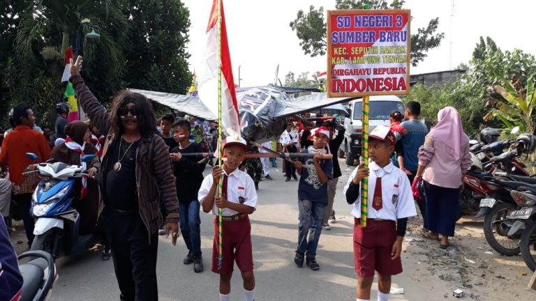KEBERSAMAAN KEPALA SEKOLAH, DEWAN GURU BESERTA MURID 3