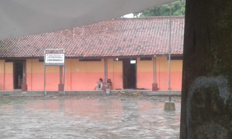 KEPSEK SDN 03 WARINGIN JAYA HARAPKAN PEMBANGUNAN GEDUNG (RKB)