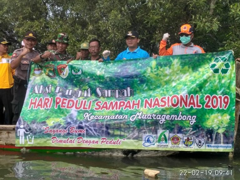 Hari Peduli Sampah Nasional, Pejabat Muara Gembong Ajak Warga Peduli Kebersihan