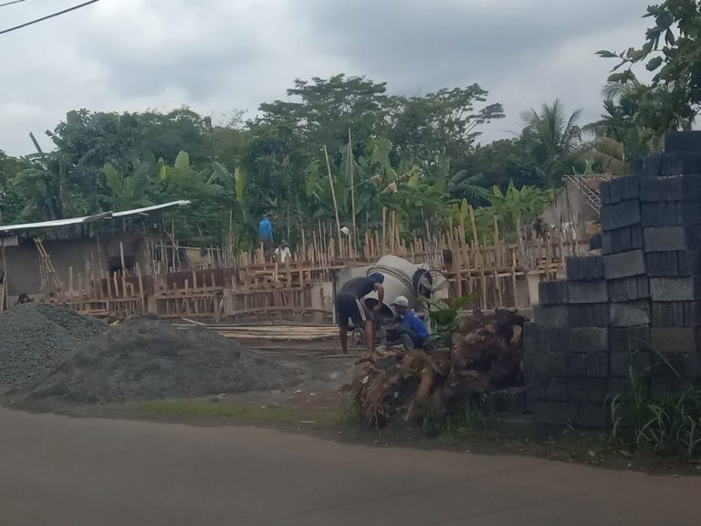 Rencana Bangunan Ruko Empat Lantai di Desa Susukan di Duga Tanpa IMB