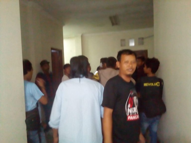 Insiden Keributan Terkait Saksi Relawan Dan Saksi Pengurus Partai Gerindra