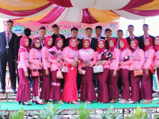 PERPISAHAN SISWA KELAS 12 ,DI SMA BINA KARYA PUTRA