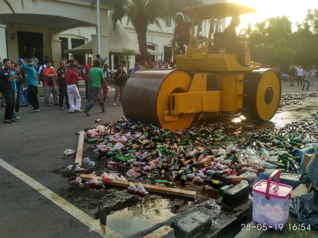 10.828 Miras di Musnahkan Polres Metro Bekasi