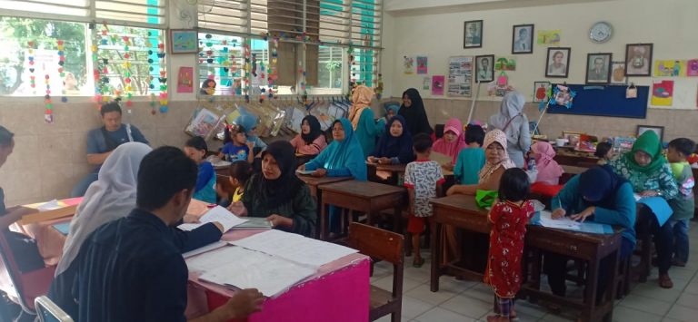 Proses penerimaan peserta didik baru (PPDB) SDN Duren Sawit 16 Pagi1