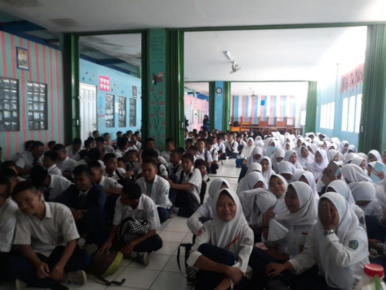 Polsek Cikarang Mengadakan Giat Penyuluhan Tentang Bahaya Narkotika Di SMK Dewantara