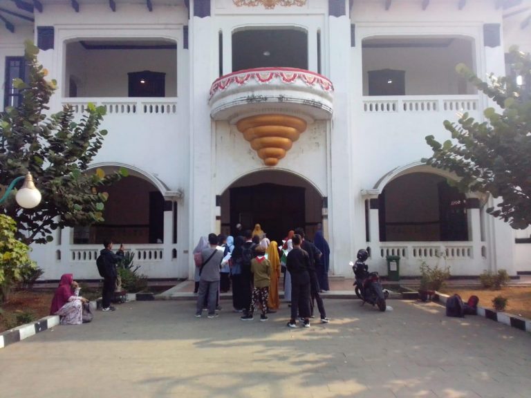 Poesaka Noesantara Gelar Lomba Puisi Di Gedung Juang Tambun1