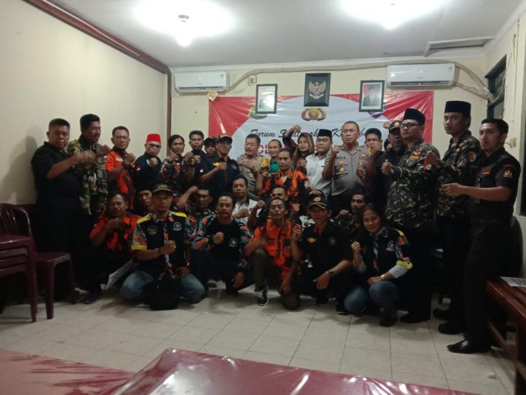 Kapolsek Duren Sawit Kompol Agus Sumarno