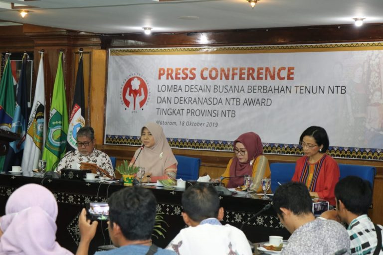 Dekranasda NTB Gelar Lomba Desain Busana Tenun Khas NTB 20191