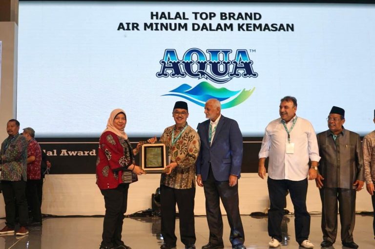 AQUA Kembali Raih Penghargaan “Halal Award - Halal Top Brand 2019” dari LPPOM MUI