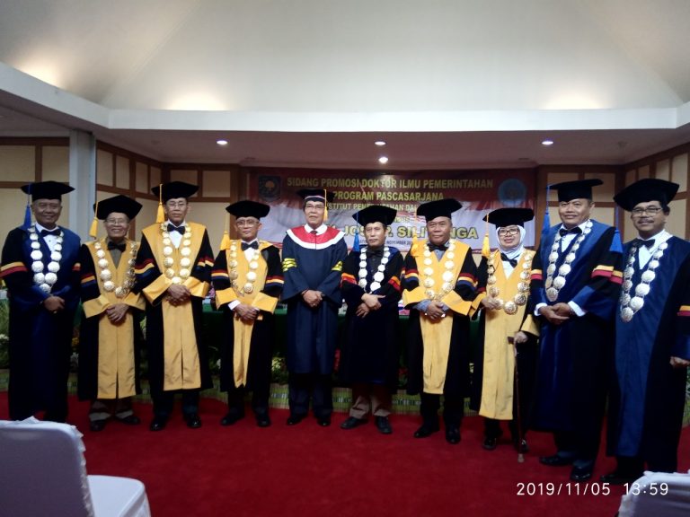 Dr Togi Jose P Silitonga Pengacara usia67 tahun meraih gelar Doktor Ilmu Pemerintahan pasca sarjana IPDN2