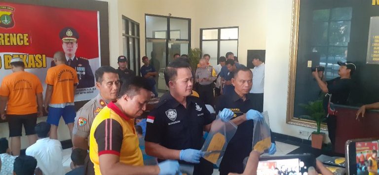 Polres Metro Bekasi Menangkap 4 Orang Tersangka
