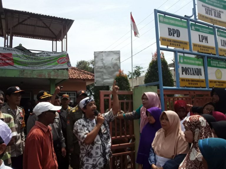 Kades Situ Ilir Di Sambut Demo Masyarakat2