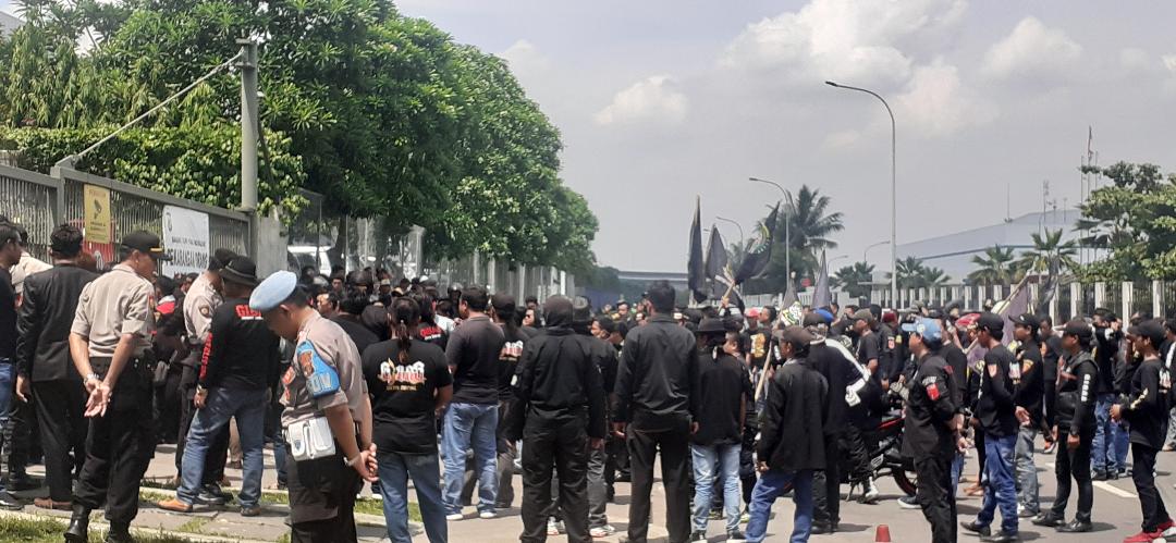 Ormas Gibas Kab Bekasi Geruduk Tuntut Janji PT. Haldin1