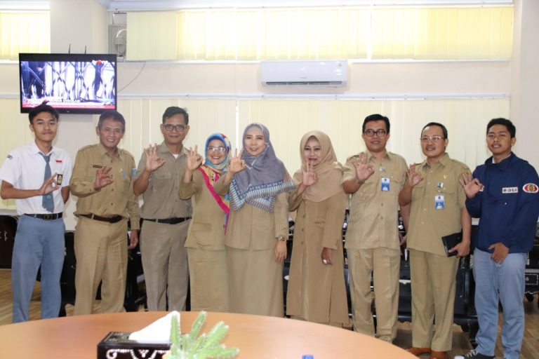 Zero Waste Goes to School, Siswa Manfaatkan Limbah Jadi Wayang