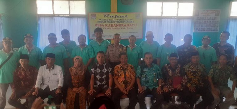 6 Bakal Calon Kades Karang Rahayu Hadir Dalam Rapat Pengambilan Penyerahan Berkas Pilkades 1
