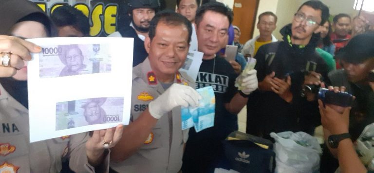Pengedar Uang Palsu di Tambun Diringkus Polisi1
