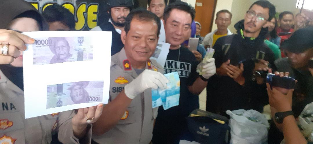 Pengedar Uang Palsu di Tambun Diringkus Polisi1