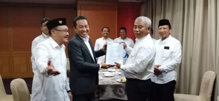 Warga Bekasi Gugat Aturan Jokowi soal Kartu Sehat