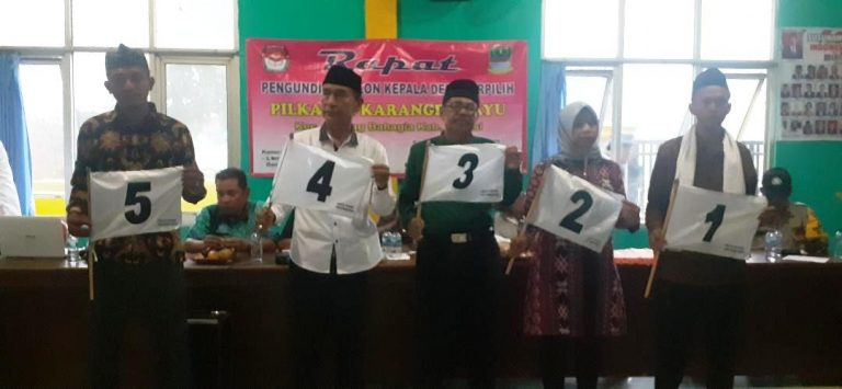 Panitia Pilkades Karang Rahayu Gelar Rapat Pengundian Nomor Urut