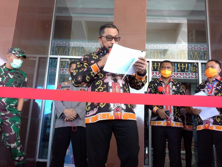 Gubernur Maluku Memutuskan