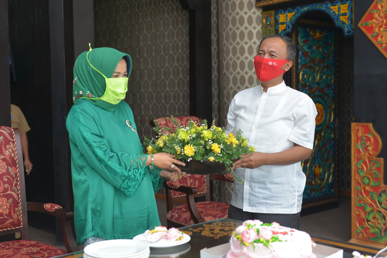 Hari Kartini, Hj Khaeratun Fauzan Khalid Perempuan Harus Berpendidikan 3