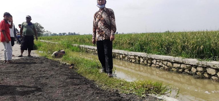 Margandi Cakades Karang Rahayu Adakan Baksos