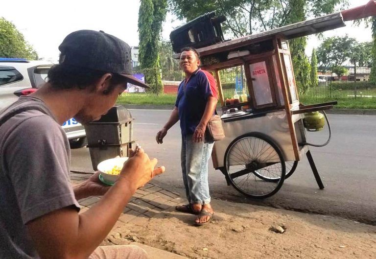 Pakde Bejo Nekad Lakukan aktifitas Di Luar Rumah
