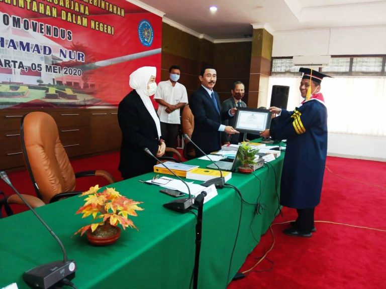 Dr. Drs, Muhamad Nur, ME. CRGP Resmi Menyandang Gelar Doktor