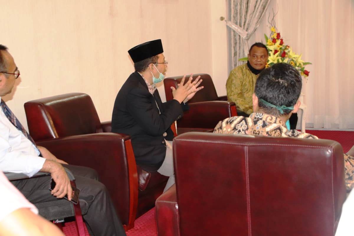 Gubernur Dr. Zul Ajak Para Kades 1