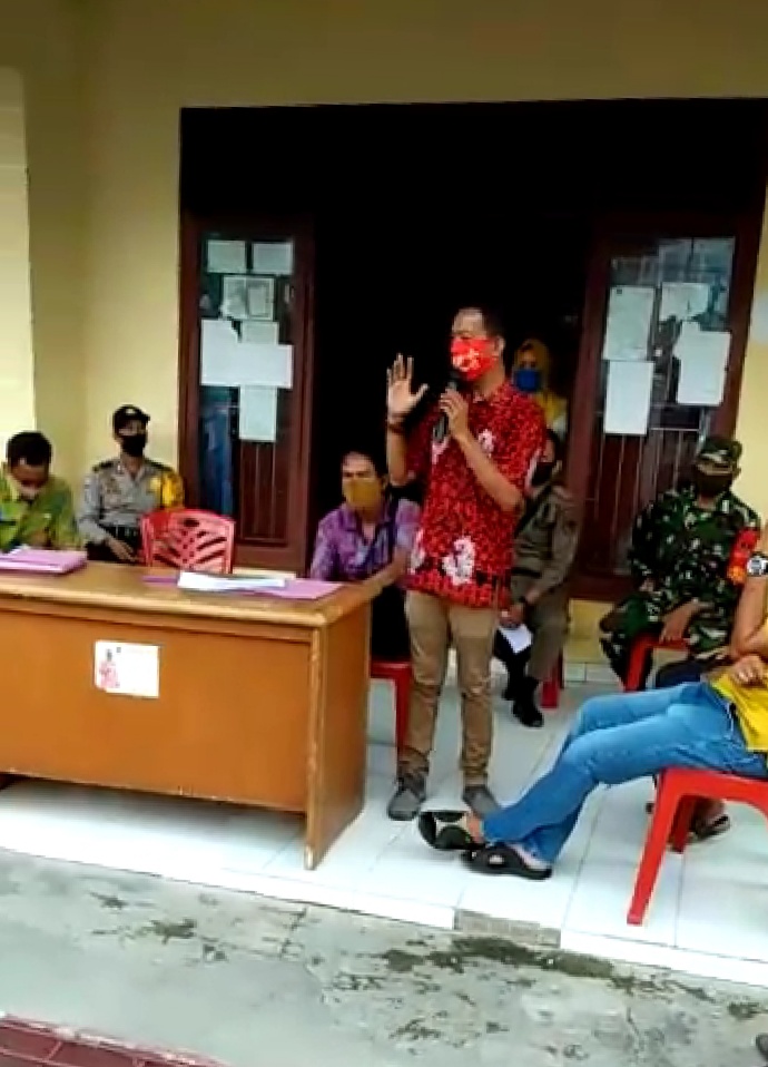 Kesal Tidak Dapat Bantuan..