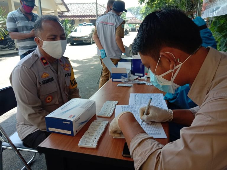 Polsek Curug, Polres Tangerang Selatan Gelar Rapid Test