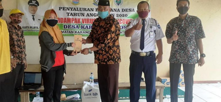 260 KK Menerima BLT Dana Desa Karang Sentosa