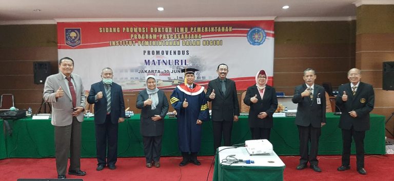 ASN Pemerintah Provinsi Riau, Dr. Matnuril, S.IP.,M.Si Berhasil Meraih Doktor Ilmu Pemerintahan ke 107 IPDN 2
