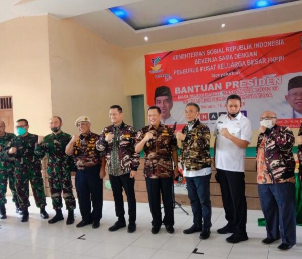 Kemensos Dan Kb FKPPI Kerjasama Membagi Bantuan Sembako Kemensos Dan Presiden RI 1