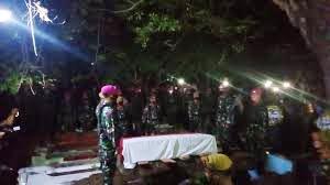 Prosesi pemakaman Serda Saputra di TPU Babelan Kota