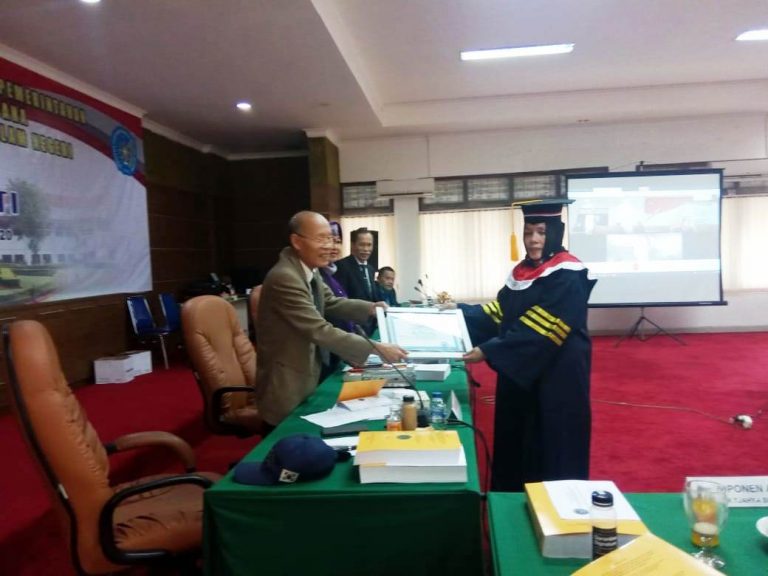 Dr. Rusmiyati, M. Hum. 4