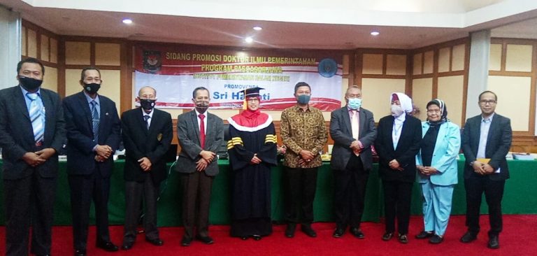 Dr.Dra.Sri Hartati,M.Si Dosen IPDN Raih Gelar Doktor ilmu pemerintahan IPDN