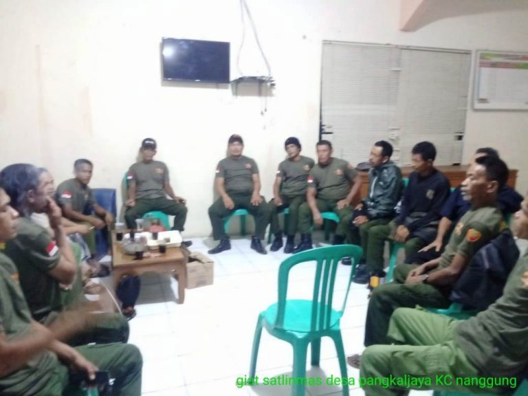 Kades Pangkal Jaya Pimpin Rapat Koordinasi Linmas Untuk Menjaga Keamanan Desa