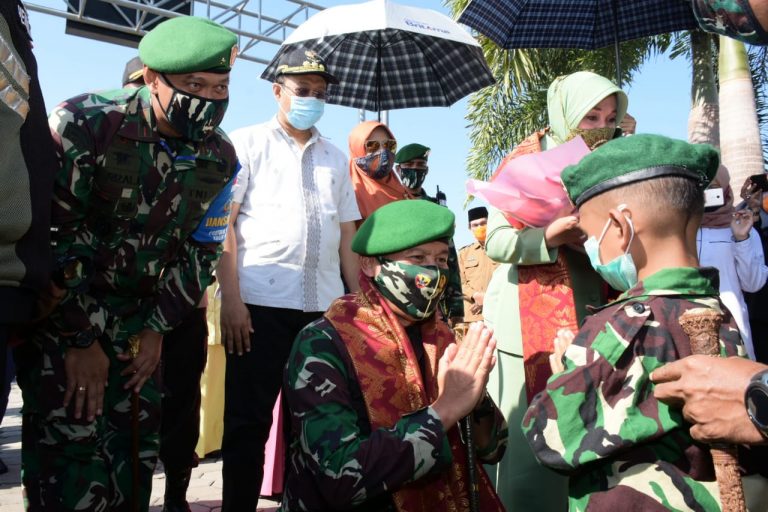 Pangdam IX Udayana Dianugerahi Gelar Adat Sasak
