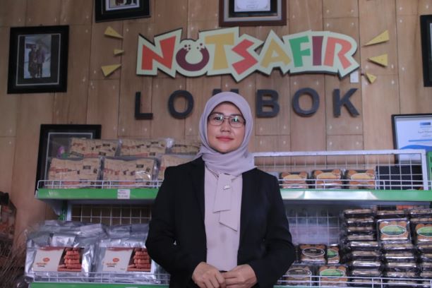 Cinta Perempuan Mengantarkan Nutsafir Cookies 2