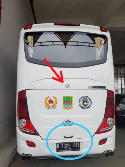 Diduga Mobil Bus Milik Askab Gunakan Plat Nomor Palsu